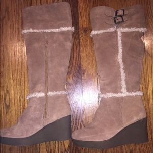 JUICY COUTURE FUR LINED HEEL BOOTS
